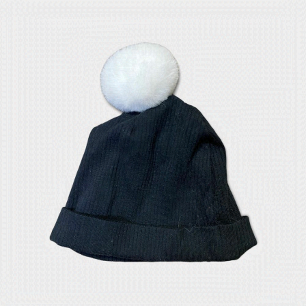 𝅺SANDY & SIMON | 3/$15 Black Beanie with White Pom Pom